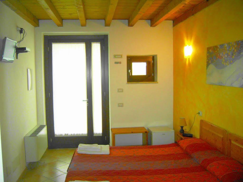 Agriturismo Le Sigalette Salionze Kültér fotó